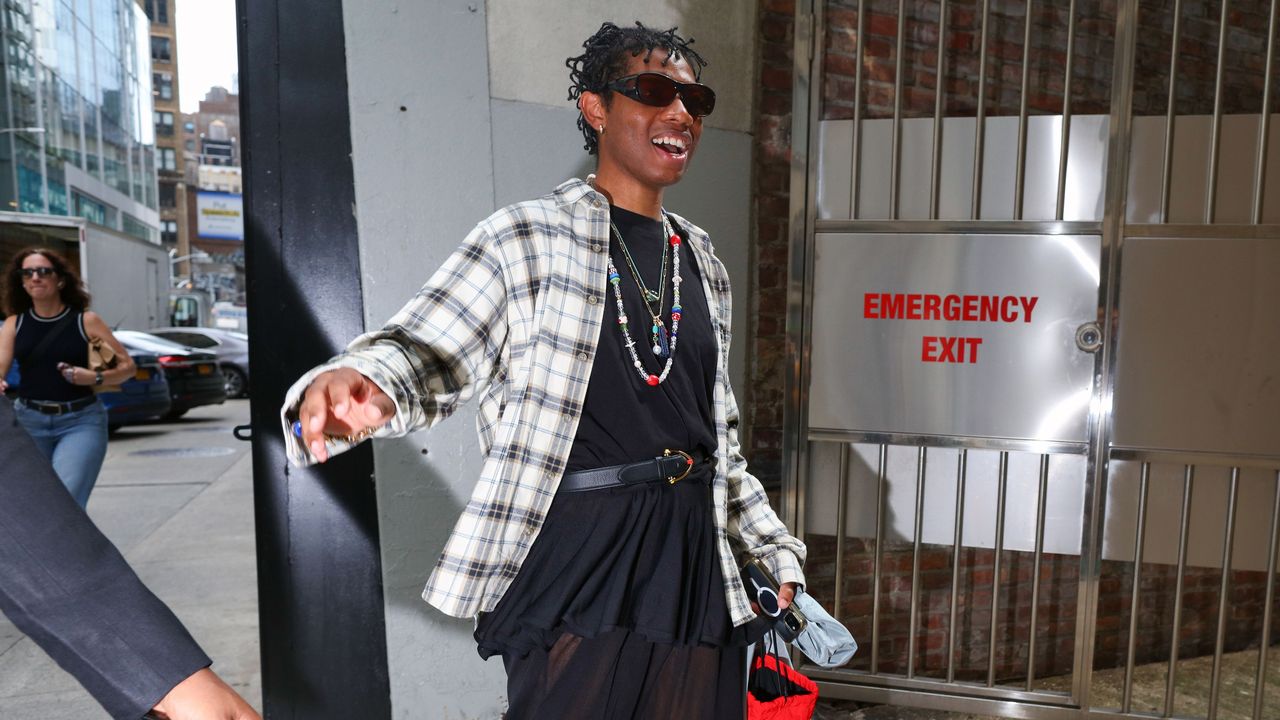 I Suddenly Need a Cozy Flannel, Thanks to These Street Style Stars