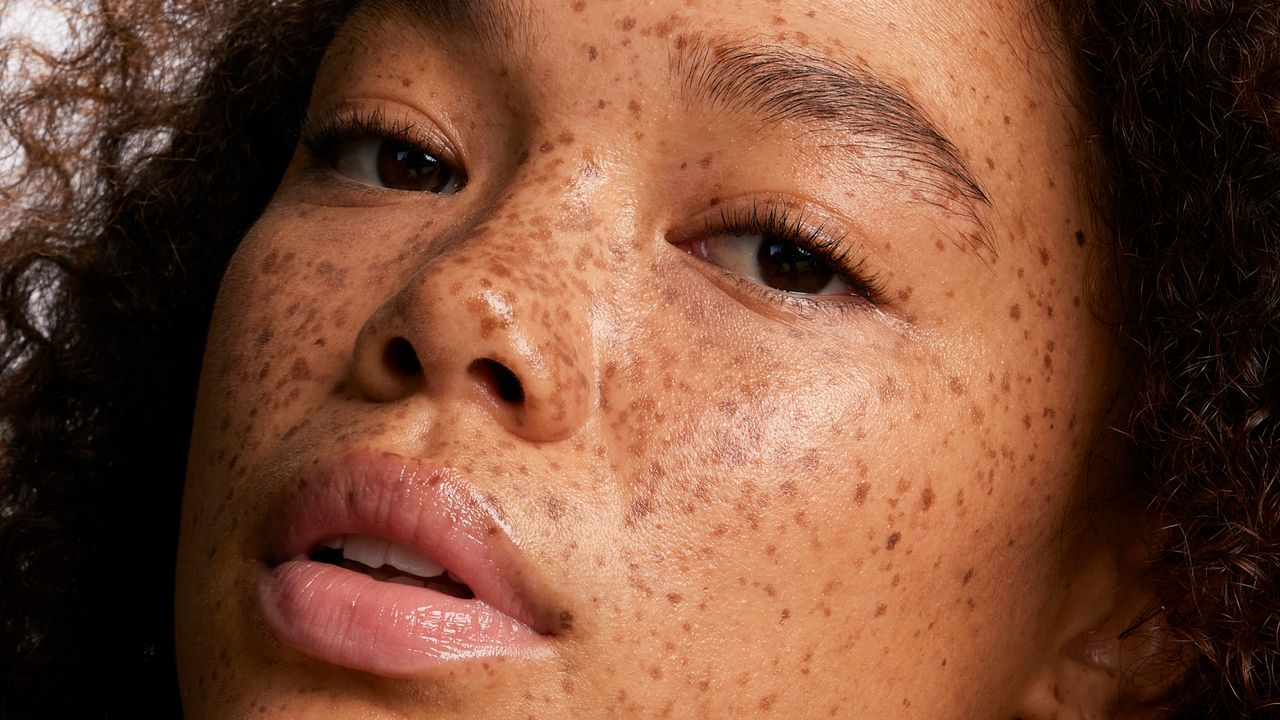 Definition Without the Weight—These Clear Mascaras Deliver Lift and Separation