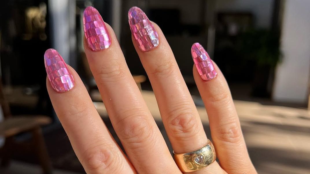 39 Sparkling Nail Ideas to Help You Ring in the New Year