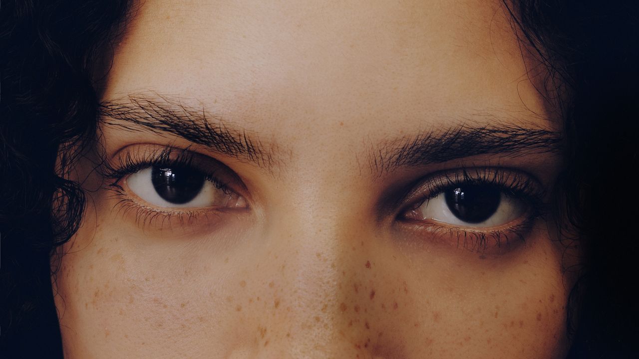 Vogue First! The New Armani Beauty Luminous Silk Foundation Is Here